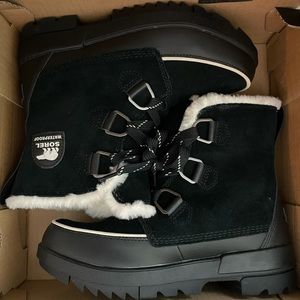 Sorel women’s waterproof winter boots Size 8